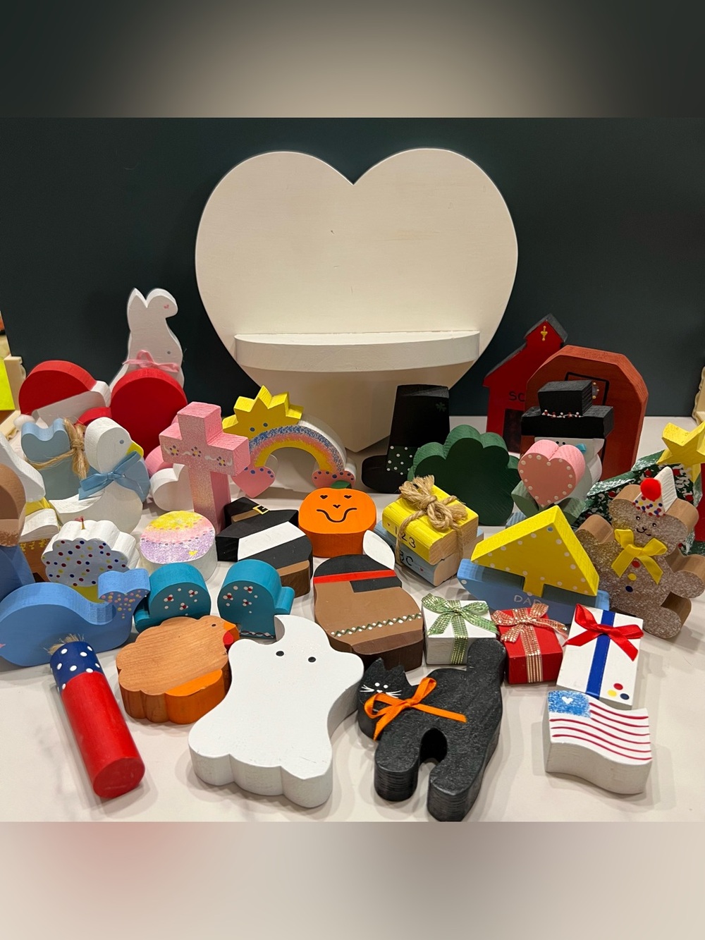 Vintage Heart Shelf & Seasonal Wood Figurines 80s 90s Country Craft Decor Rare